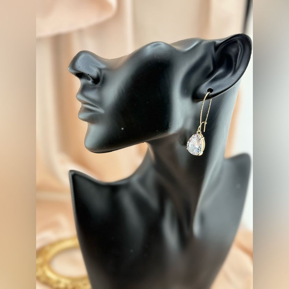 ✨ Mia Charro Gold & Cubic Zirconia Teardrop Earrings - Picture 5 of 6